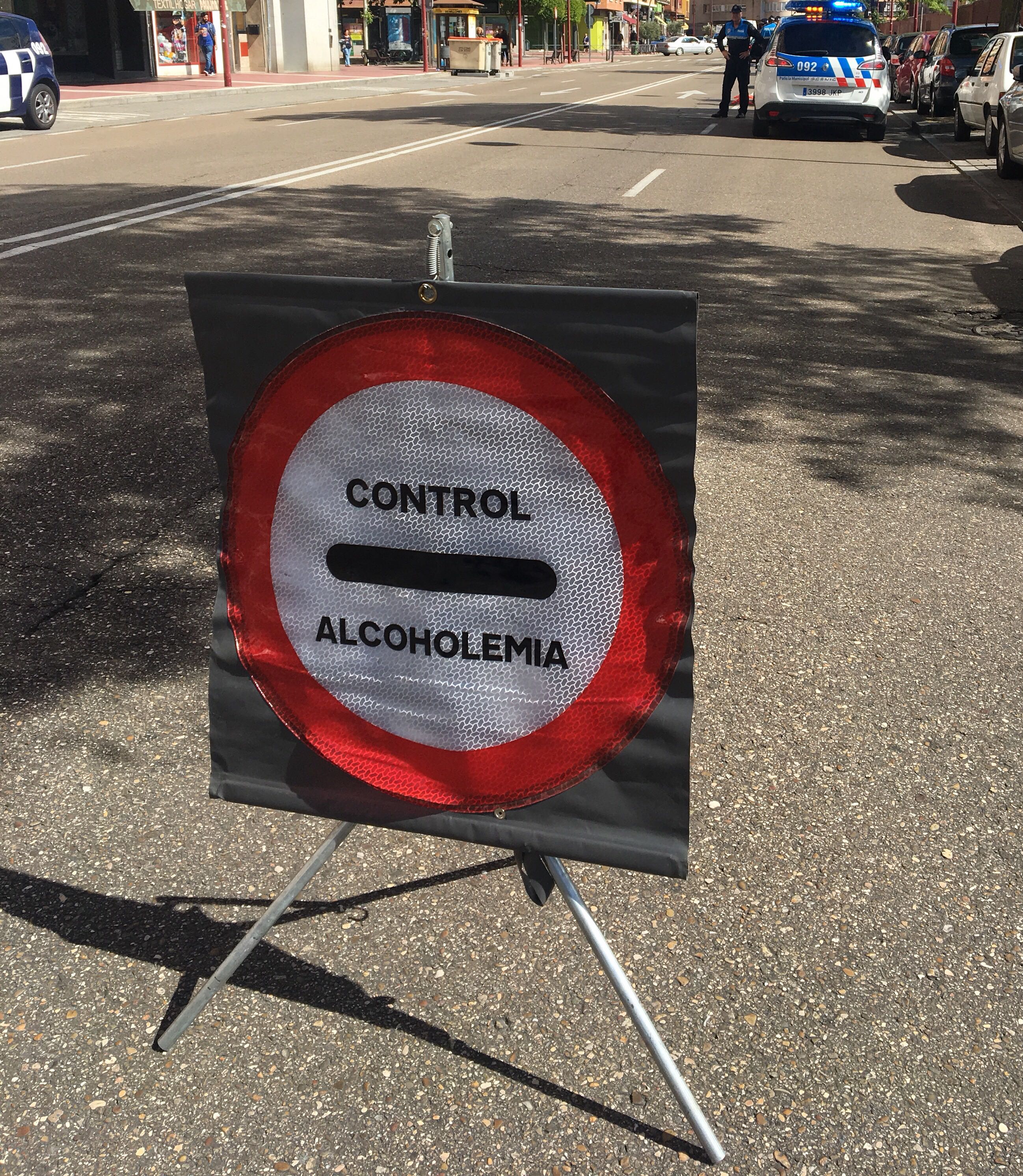 Se enfrenta a un delito contra la seguridad vial tras caerse ebrio de la moto