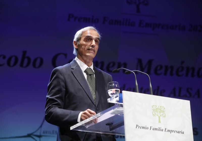 El ovetense Jacobo Cosmen, presidente de Alsa, es máster en Administración de Empresas por la Universidad de Valladolid.