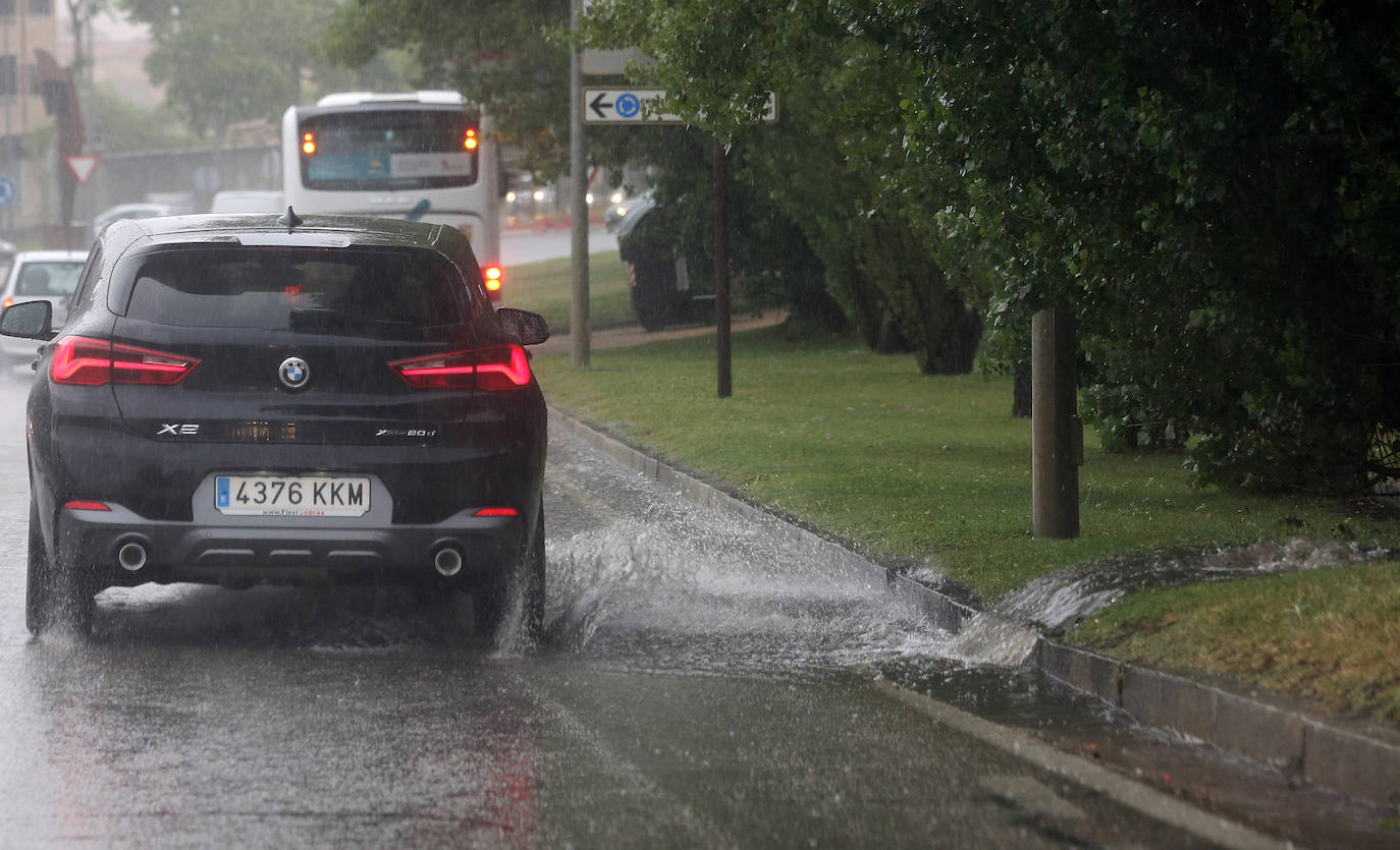 Una tormenta descarga más de 15 litros por metro cuadrado