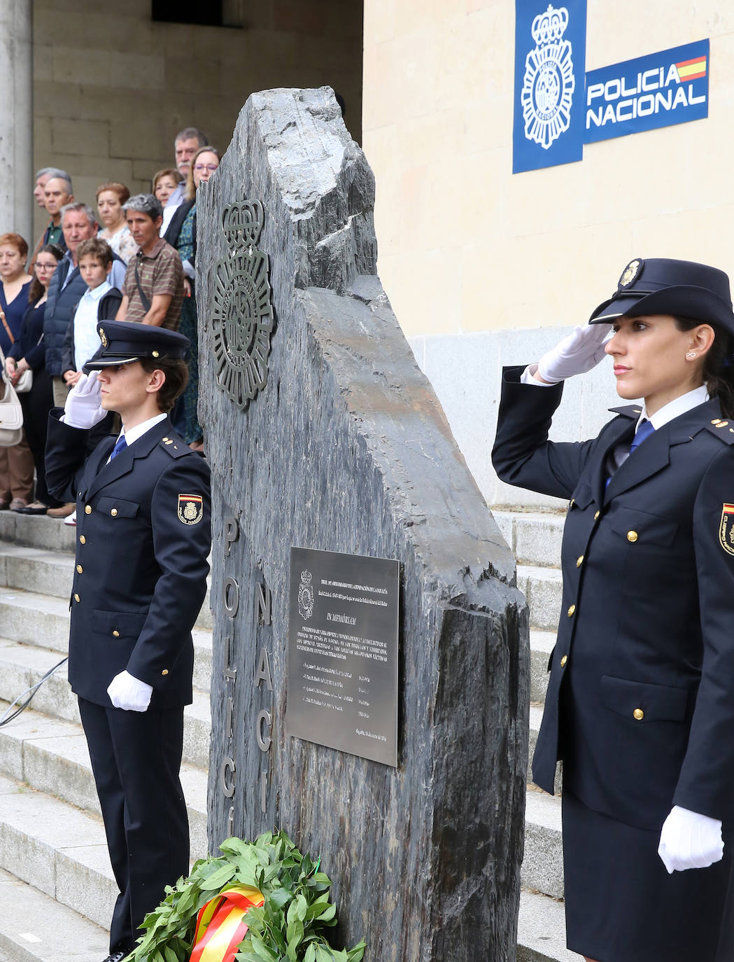 Fotografías del homenaje en Segovia a los policías víctimas del terrorismo