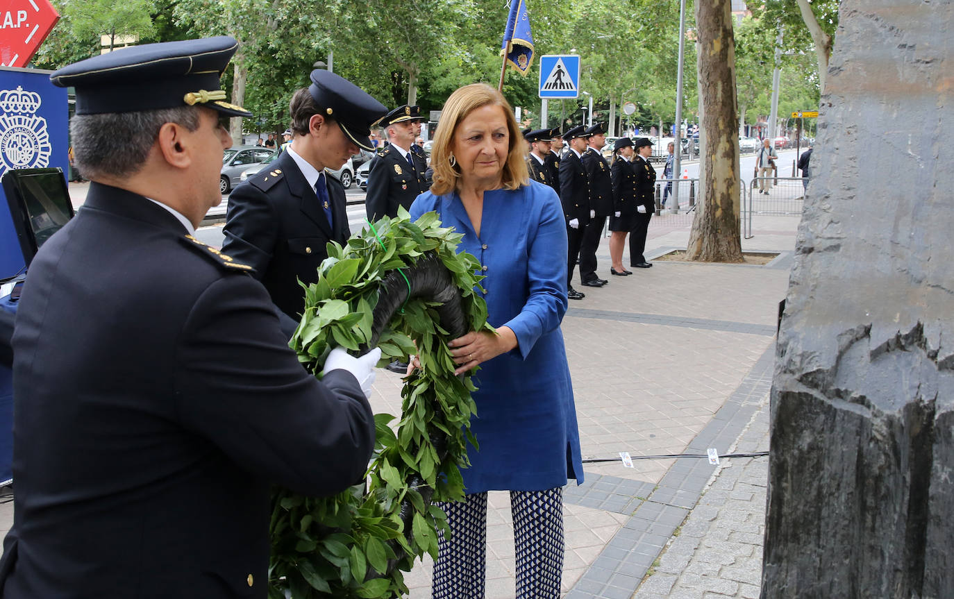 Fotografías del homenaje en Segovia a los policías víctimas del terrorismo