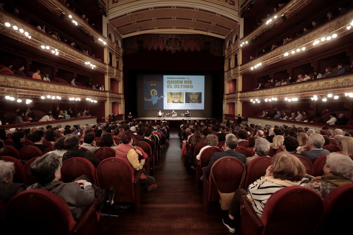 Una sesión de la pasada edición del Foro con el Calderón lleno.