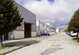 Vista del polígono industrial de Cuéllar, en el exterior del pueblo junto a la autovía que comunica con Segovia.