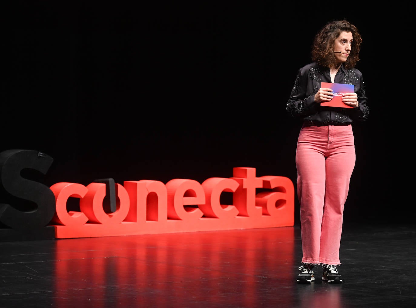 Laura del Val, humorista y presentadora de la gala.