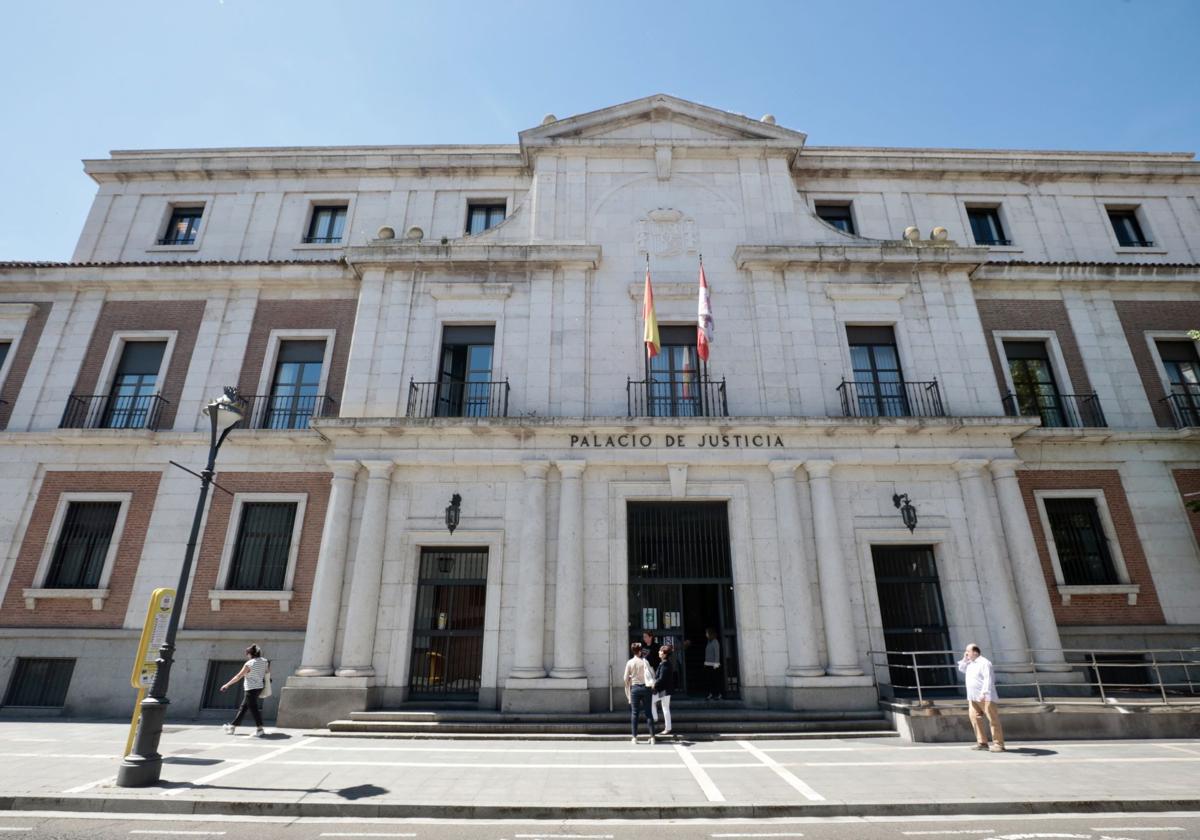 Fachada de la Audiencia de Valladolid.