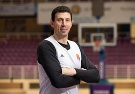 Sergio de la Fuente, en la pista central del polideportivo Pisuerga.