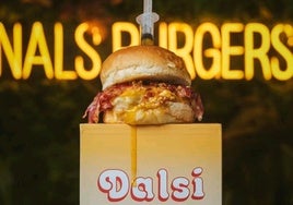 'Dalsi Burger', hamburguesa con sabor que imita al clásico jarabe.