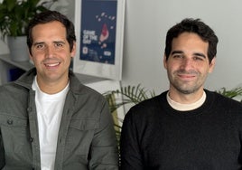 Los hermanos arquitectos Sergio y Jacobo Abril, que desarrollan videojuegos en Valladolid.