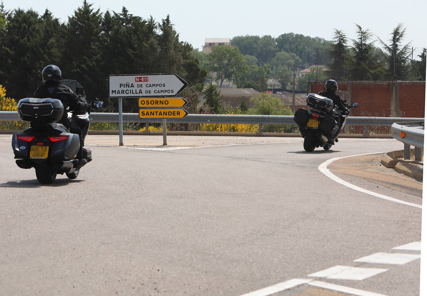 El tren de la alta velocidad invade la autovía a Cantabria