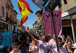 Desfile de peñas en Villalón.