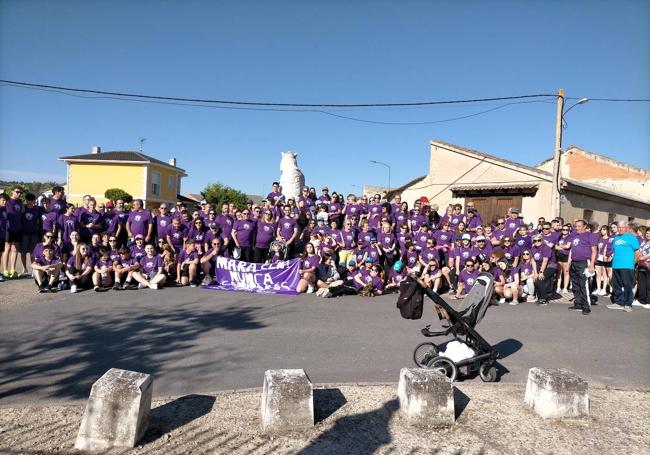 Foto de familia con los participantes en la marcha por Mara