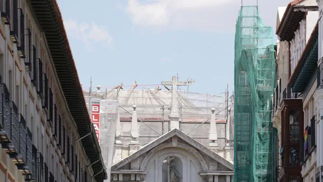 Imagen antes - Se hunde la cúpula de una iglesia en Valladolid durante unas obras de rehabilitación