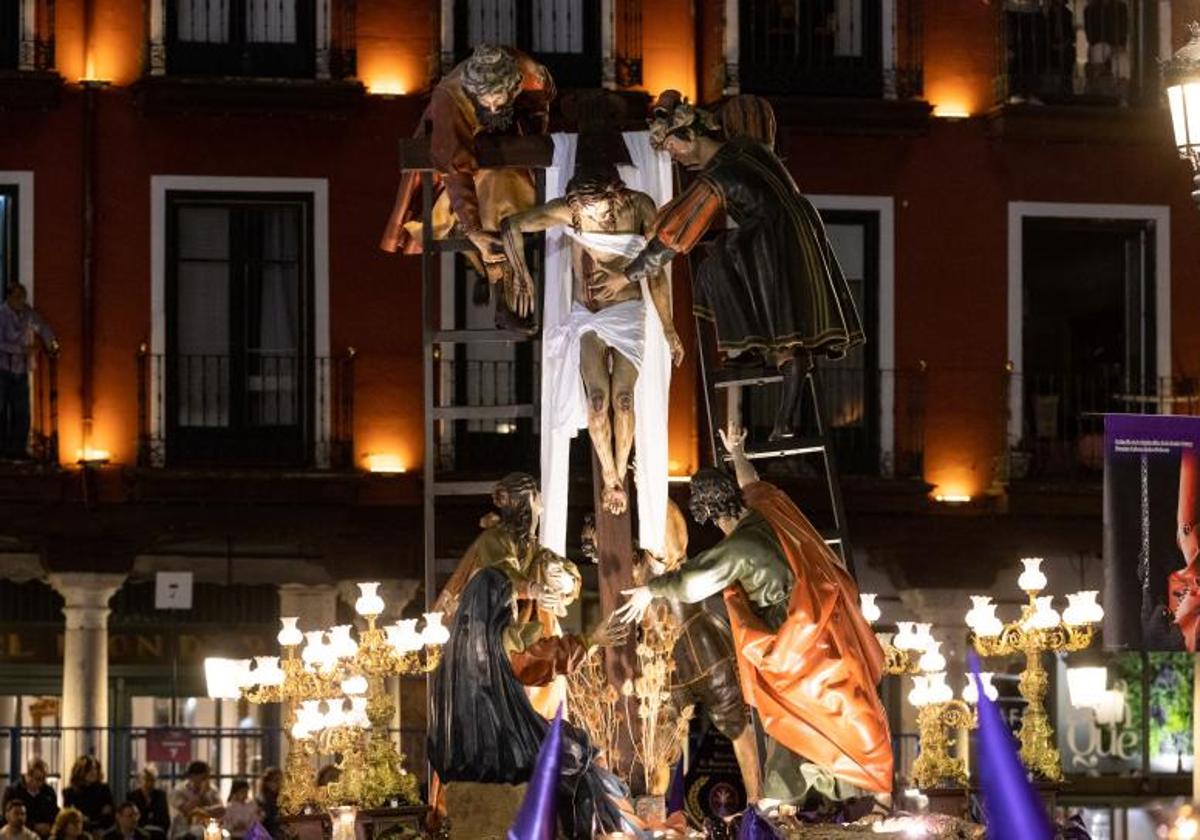 El paso de 'El Descendimiento', que por su voluminosidad será trasladado a la Catedral.