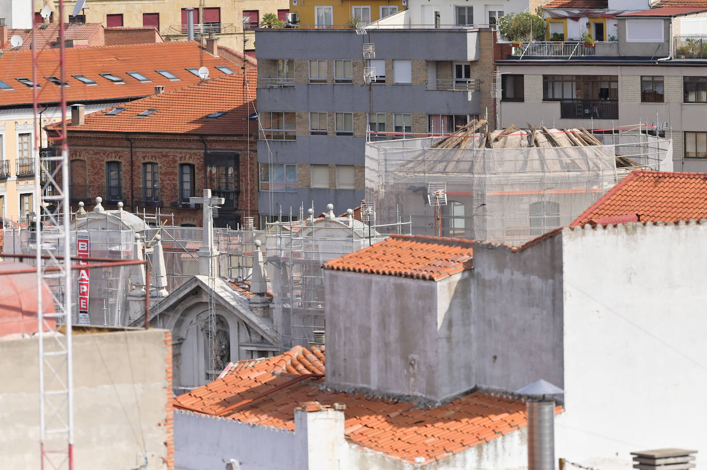 El día después del derrumbe de la cúpula de la iglesia de la Vera Cruz