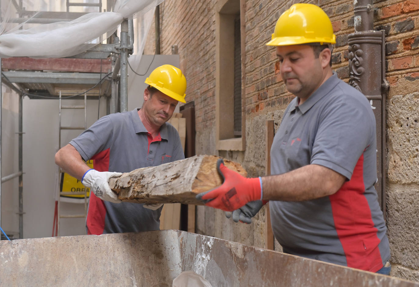 El día después del derrumbe de la cúpula de la iglesia de la Vera Cruz