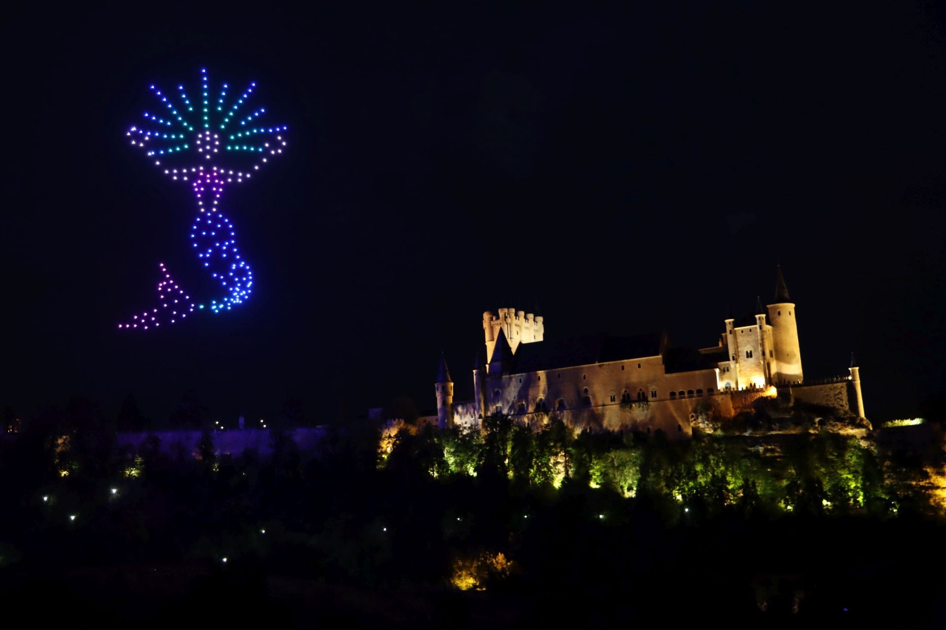 El espectáculo de drones de Segovia, en imágenes