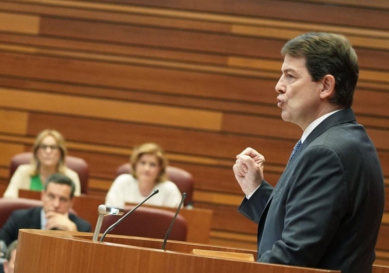 El presidente de la Junta de Castilla y León, Alfonso Fernández Mañueco, interviene este miércoles en el debate de política general.