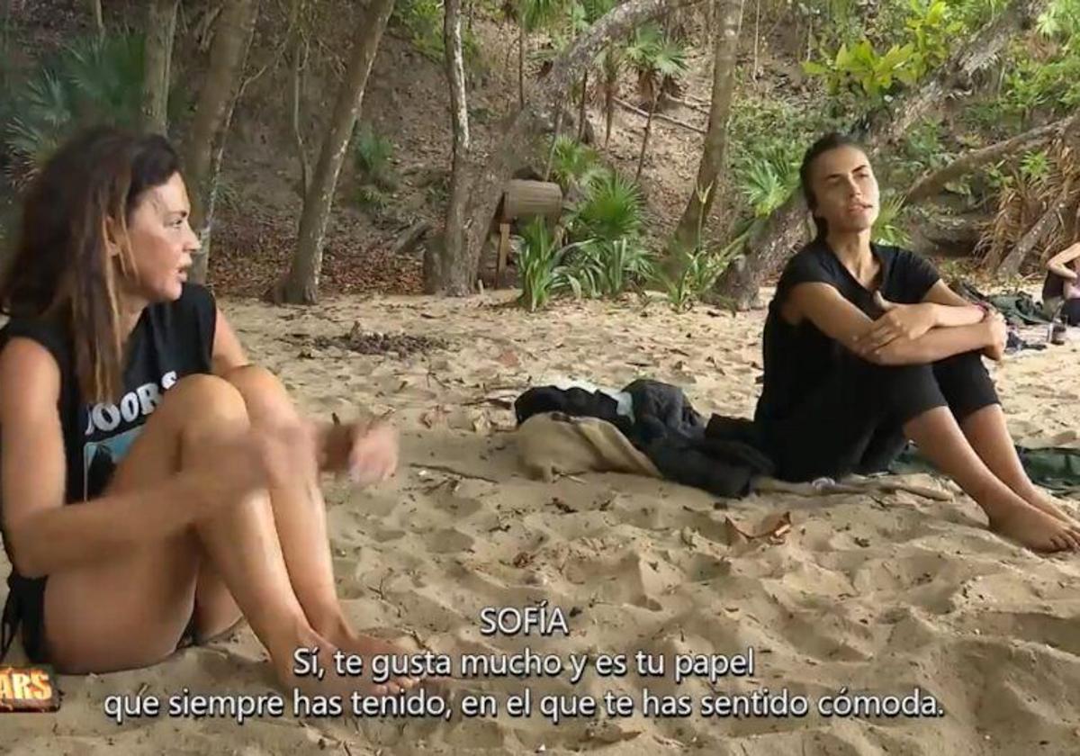 Olga Moreno y Sofía Suescun discuten en 'Supervivientes'.