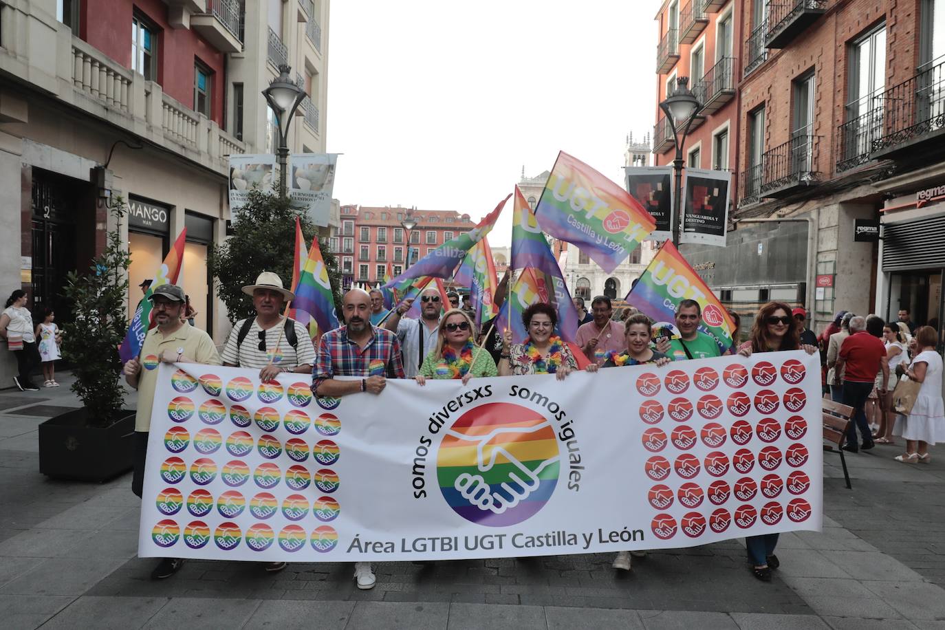 Las imágenes de la manifestación del Orgullo LGTBI+ en Valladolid