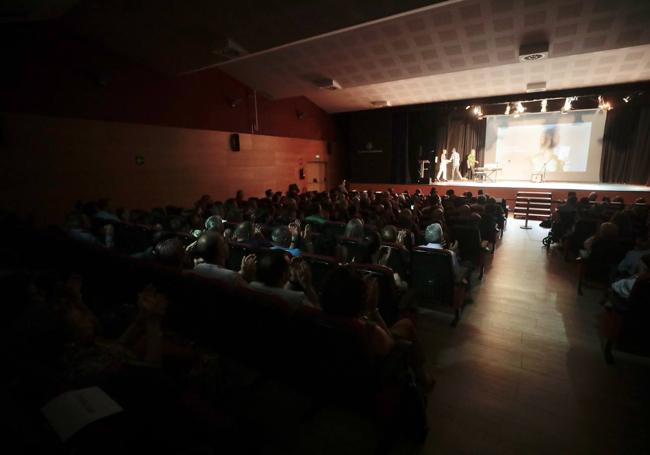 El centro cívico José Luis Mosquera se quedó pequeño para homenajear a Celia