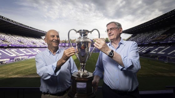 Ramón Martínez (izq,) y Fernando Redondo, en la hemeroteca de El Norte