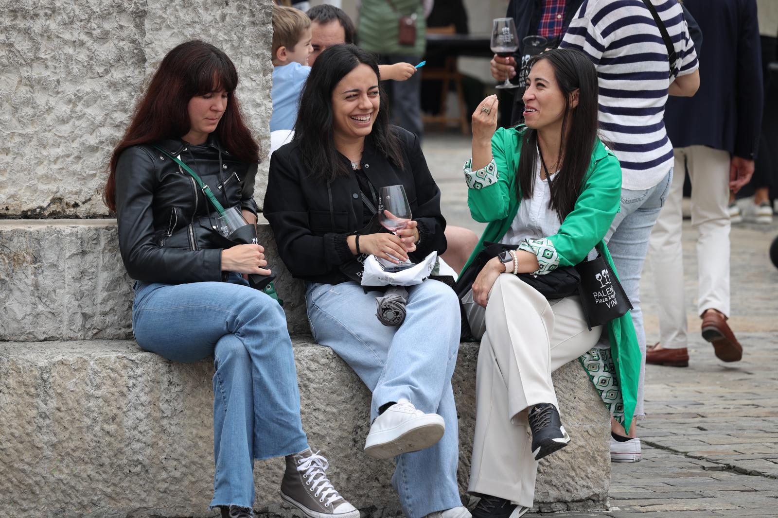 Asistentes a Palencia Plaza Mayor del Vino