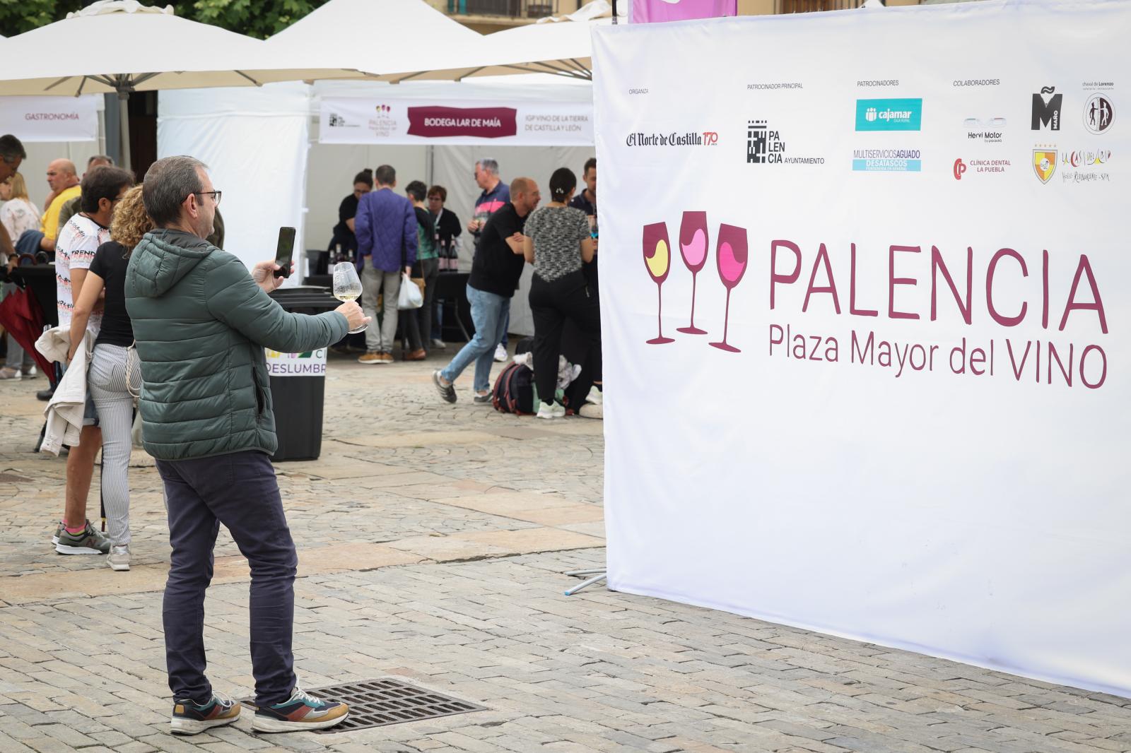 Asistentes a Palencia Plaza Mayor del Vino