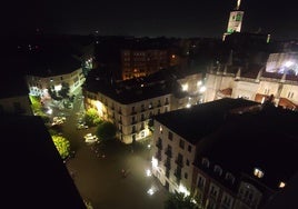 Una de las calles de Valladolid, completamente anegada por el agua durante la tormenta