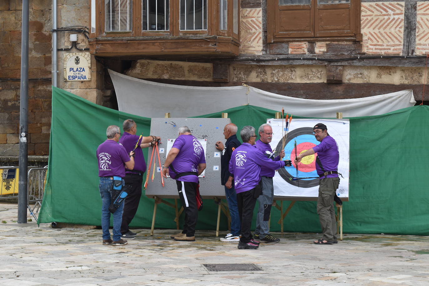 Las fiestas de Aguilar se despiden con una exhibición de tiro con arco