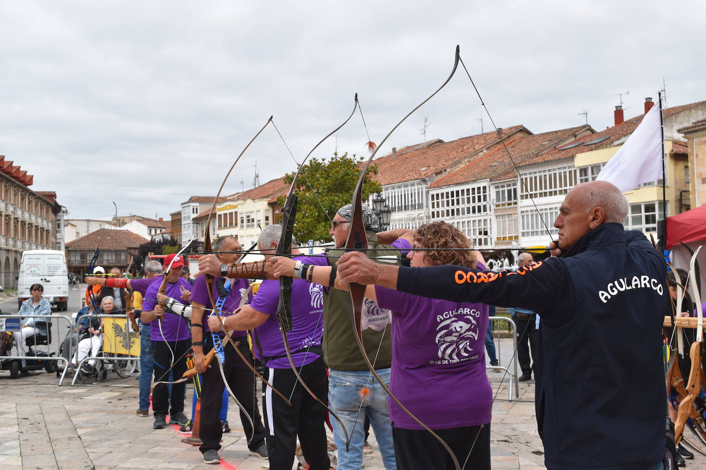 Las fiestas de Aguilar se despiden con una exhibición de tiro con arco