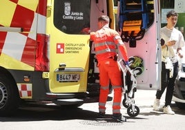 Técnicos de Emergencias Sanitarias en calles salmantinas.