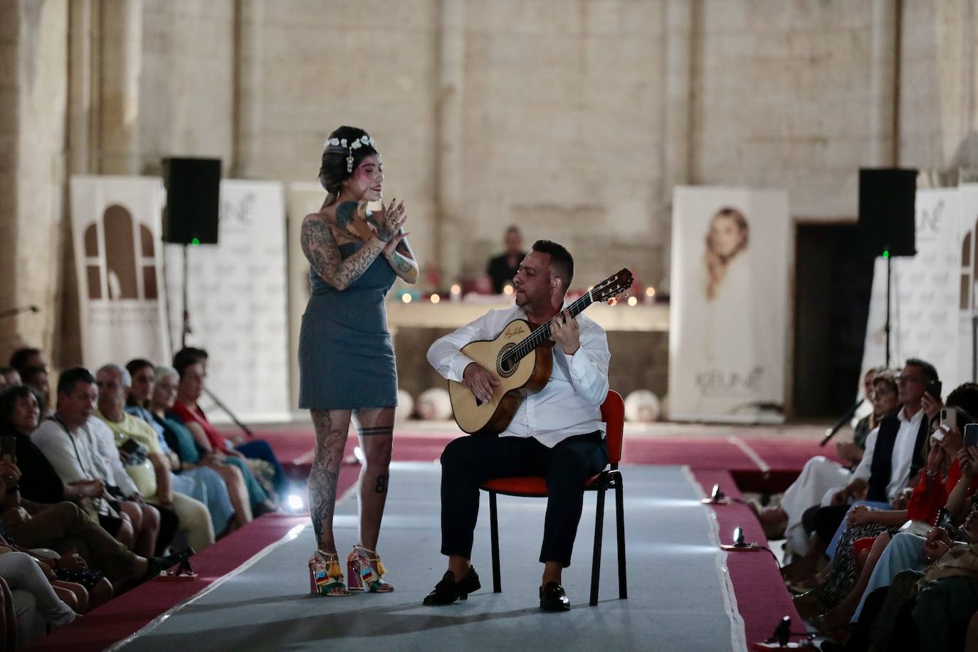 El monasterio de Santa María de Palazuelos se llena de moda con un desfile solidario