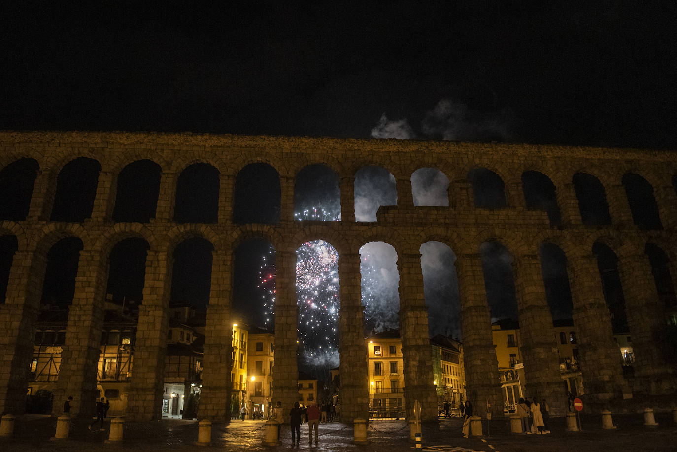 Los fuegos artificiales de Segovia, en imágenes