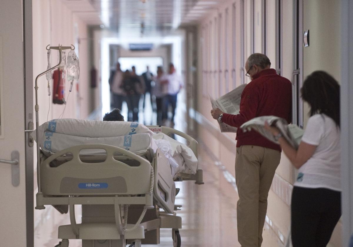 Siete de cada diez ingresos en los hospitales llegan por una urgencia y duran una semana