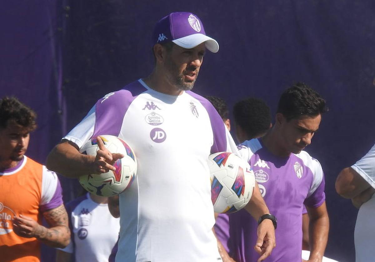 Paulo Pezzolano, entrenador del Real Valladolid, durante la pasada pretemporada