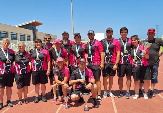 Integrantes del Arco Club Valladolid al término de la competición.