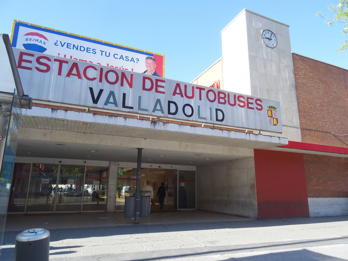 Entrada principal de la estación de autobuses de Valladolid en su actual estado