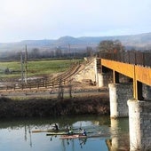 Amonestados ocho jóvenes por lanzarse desde puentes al Carrión y al Canal