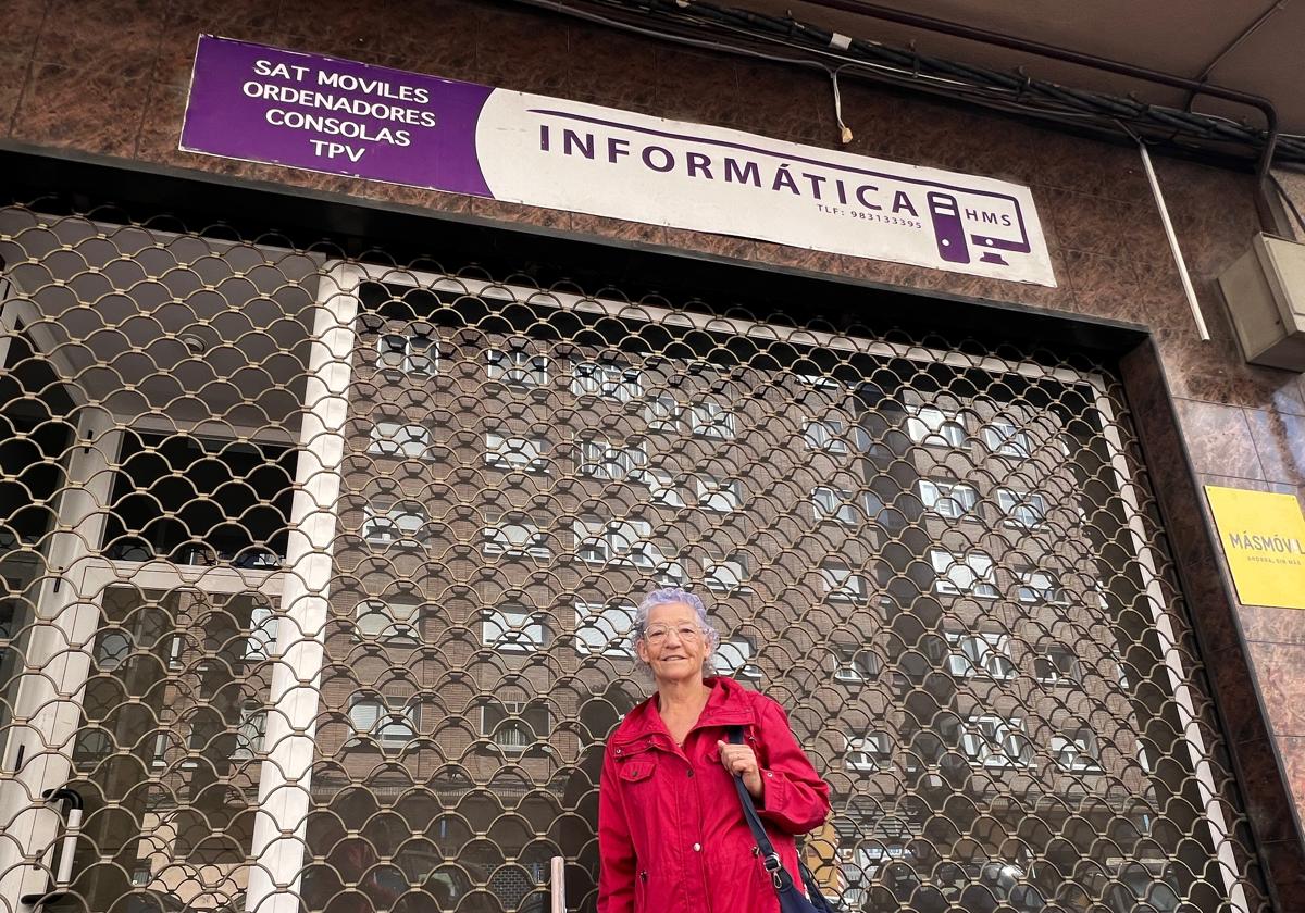 Rosa María Alonso, propietaria del local desahuciado ubicado en calle Soto 38.