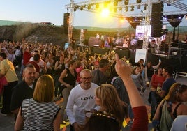 Público en el concierto de 'Locos por la Música', en la explanada del CIDE, el 21 de junio.