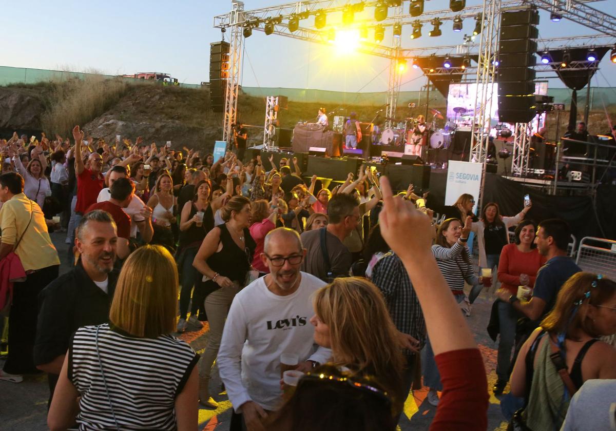 Público en el concierto de 'Locos por la Música', en la explanada del CIDE, el 21 de junio.