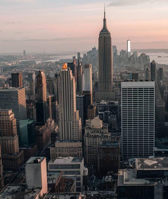 Imagen secundaria 2 - Otrros ejemplos, Benidorm fake, el Acueducto de Segovia (no es que falte Cándido, es que no hay ni romanos) y la más fiel a la real Nueva York.