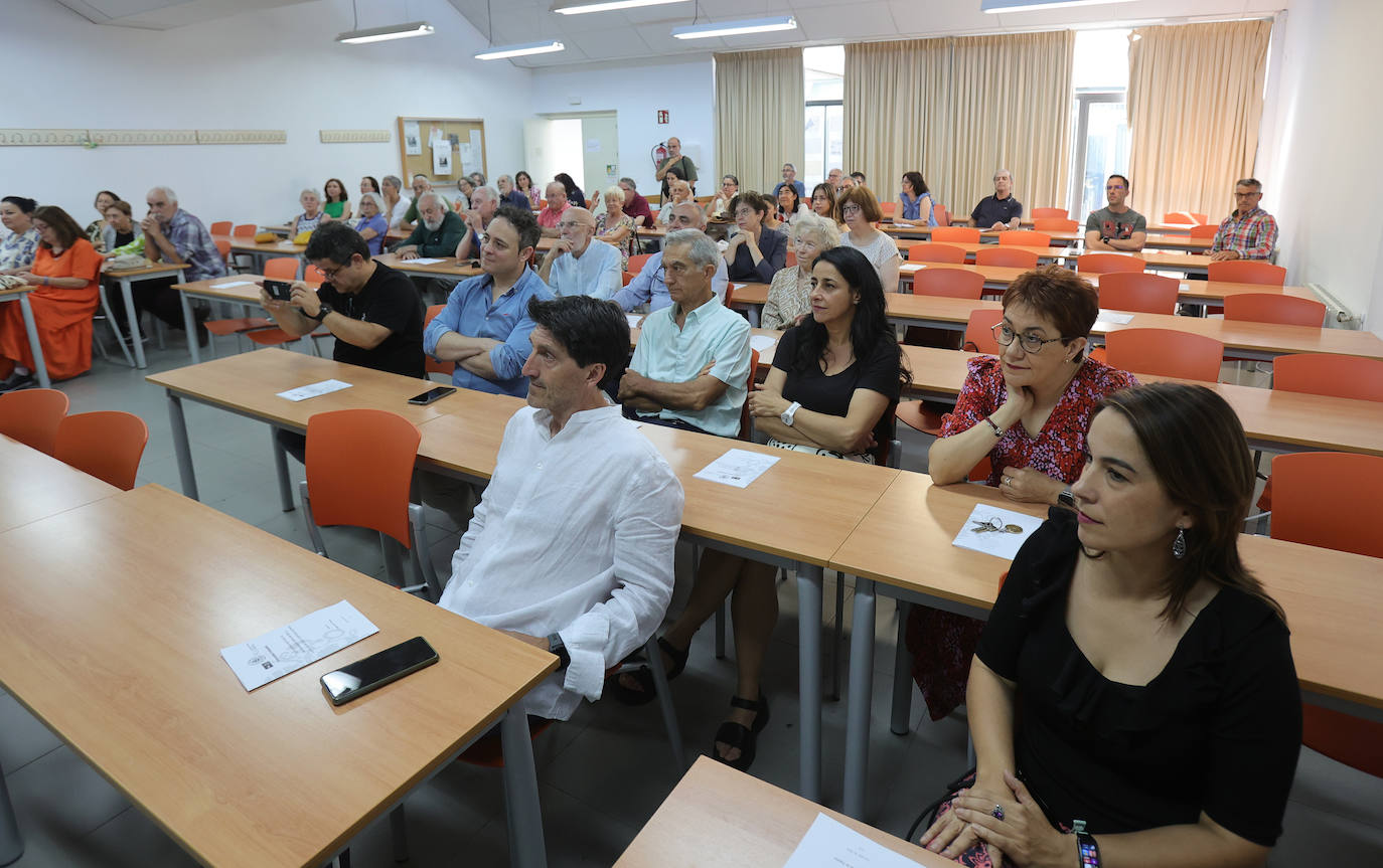 Homenaje a Enrique Delgado tras 47 años en el campus de Palencia