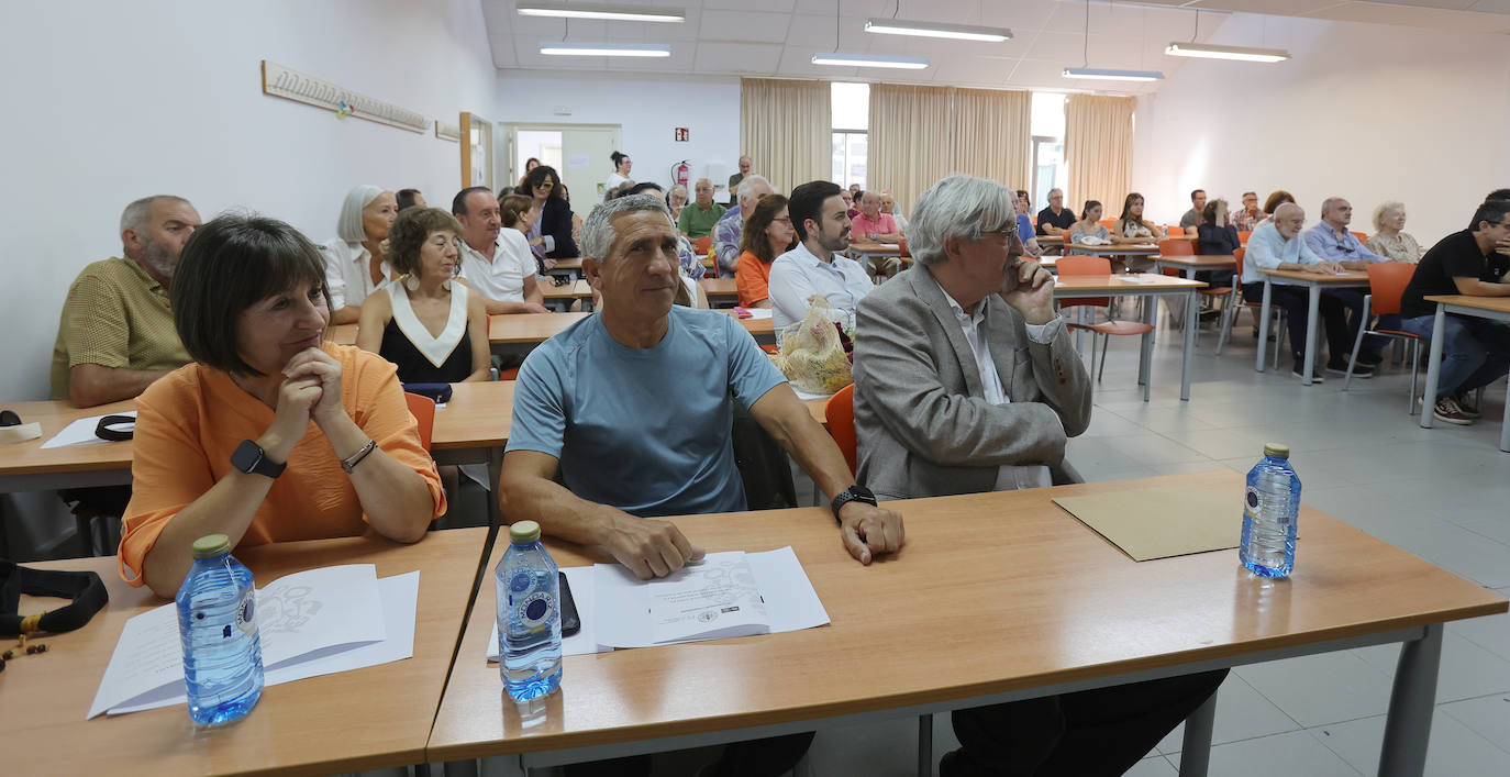 Homenaje a Enrique Delgado tras 47 años en el campus de Palencia