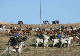 Caballistas en un encierro de Cuéllar.