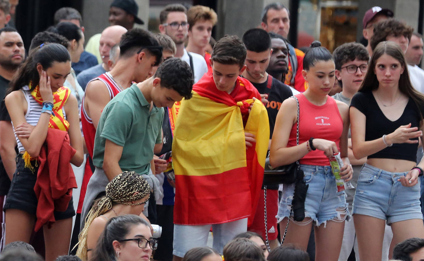 ¡Segovia celebra bajo la lluvia el triunfo de España!