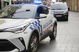 Un grupo de personas acosan a una mujer por la reyerta del domingo