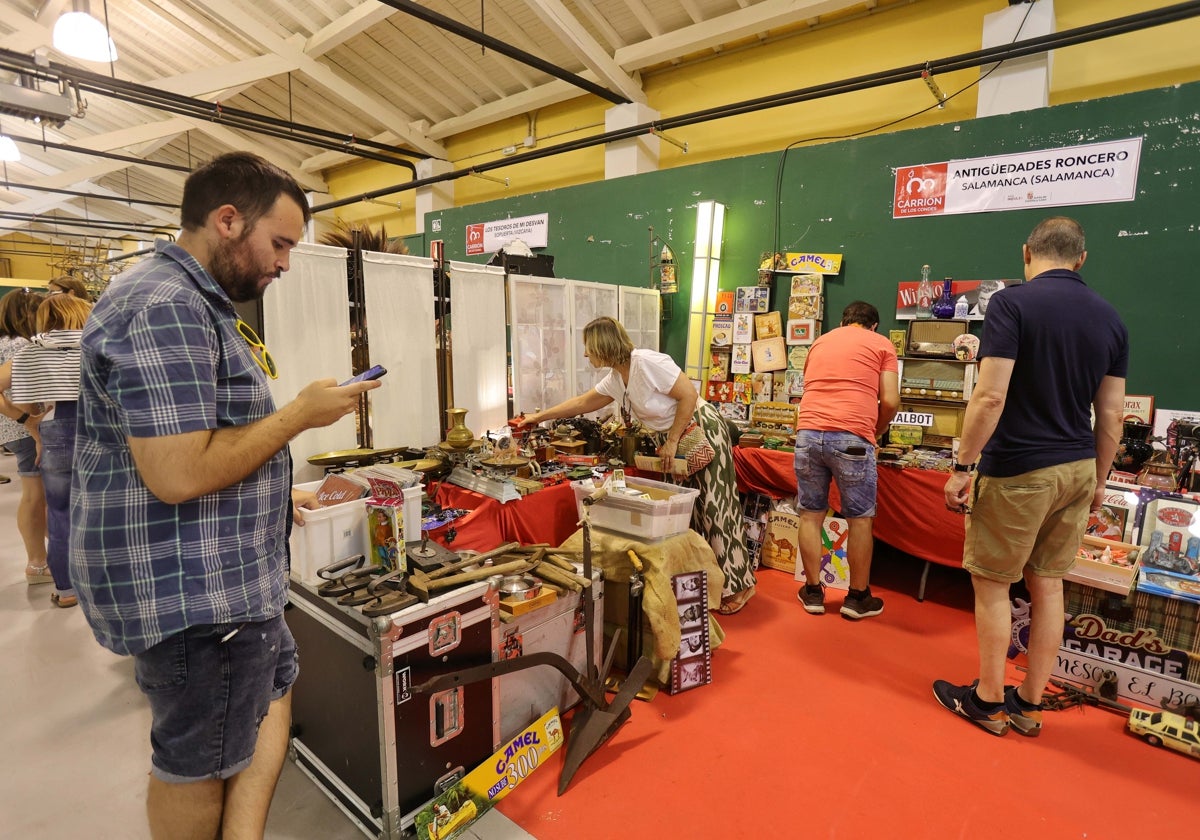 Feria de antigüedades en Carrión de los Condes