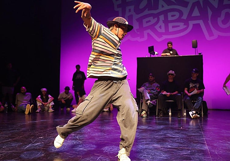 Una de las batallas de danza urbana en la XVI edición del Festival Faro Urbano