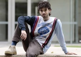 Abel González posando en el exterior del Museo Patio Herreriano durante su última visita a Valladolid